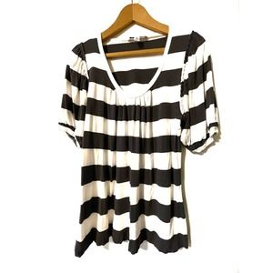 Banana Republic stretch, gray & white striped, short sleeve top. Size Medium.